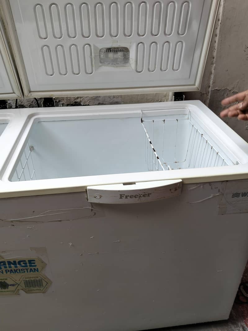 waves deep freezer 8