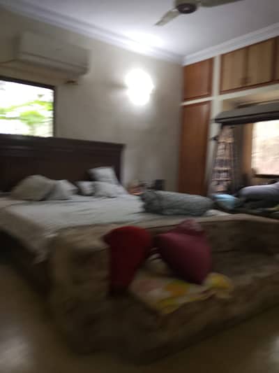 2 bed Lounge , 1st floor 170sqyd,
