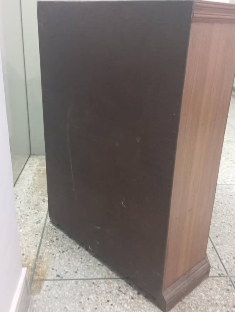 CORNER TABLE 1