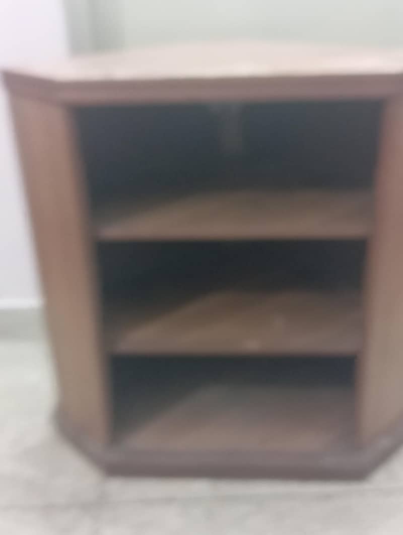 CORNER TABLE 2