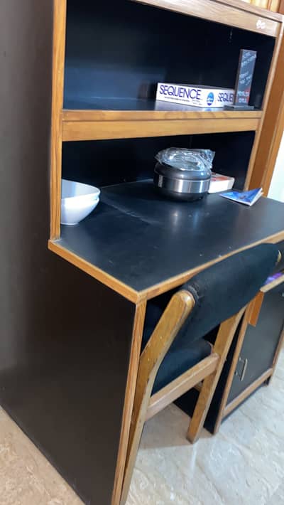 Writing table