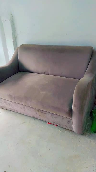 2 seater sofa achi condition MN for sale hy