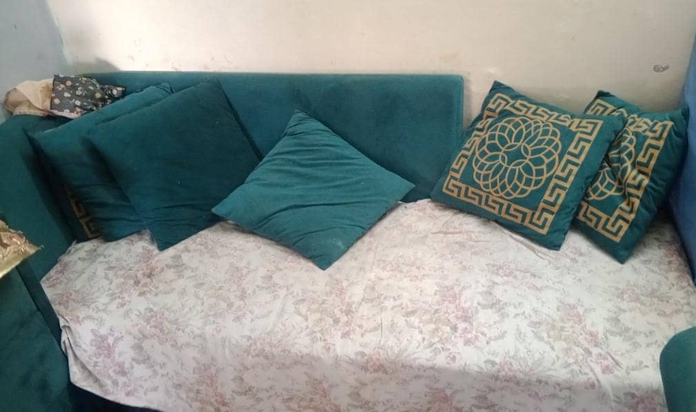 Bed plus dressing plus seven seater sofa 2