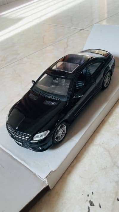 Mercedes CL-63 AMG 1/24 Maisto