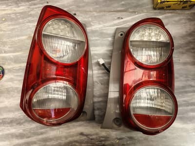 Toyota Passo (back lights, headlights and side mirror) up for sale
