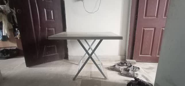 Foldable Study Table with 2 chairs - Like new condition