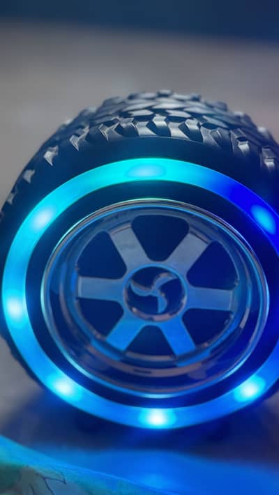 Tyre Shape Speaker With Box and Cable Slightly Used