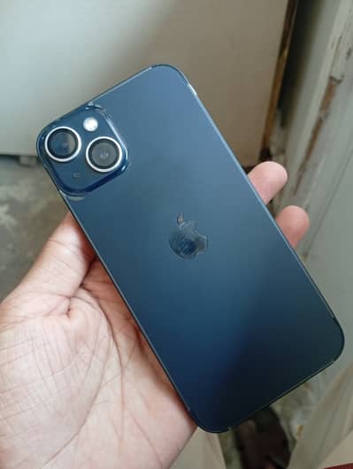 Apple iPhone 13