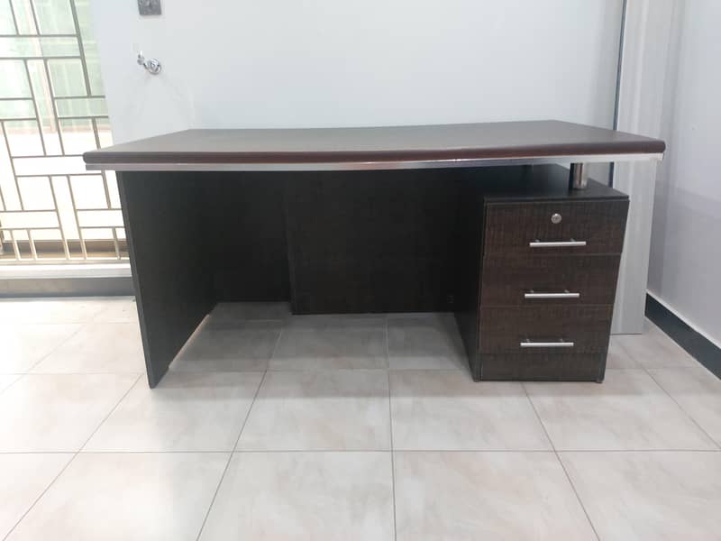 Office Table 0