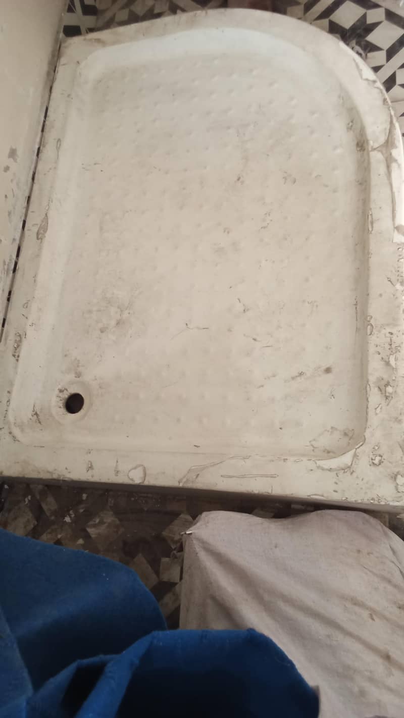 bath tub 1