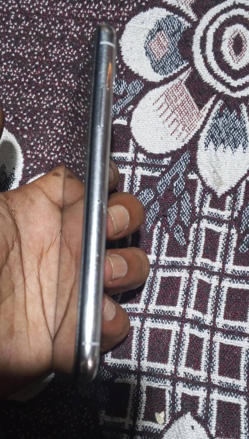 Apple iPhone X 3