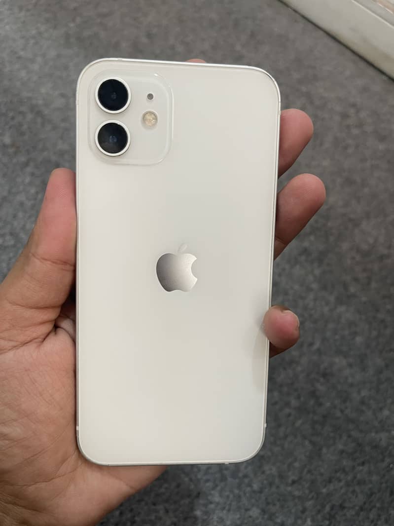 Apple iPhone 12 2