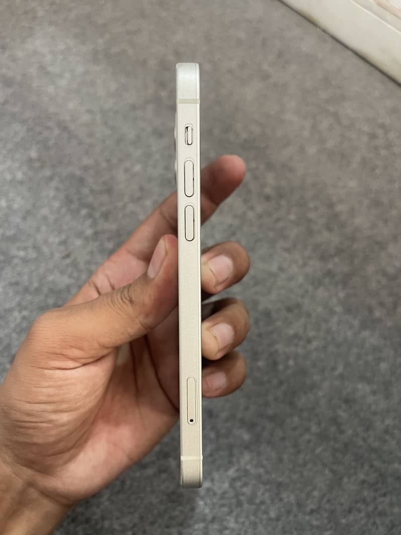 Apple iPhone 12 4