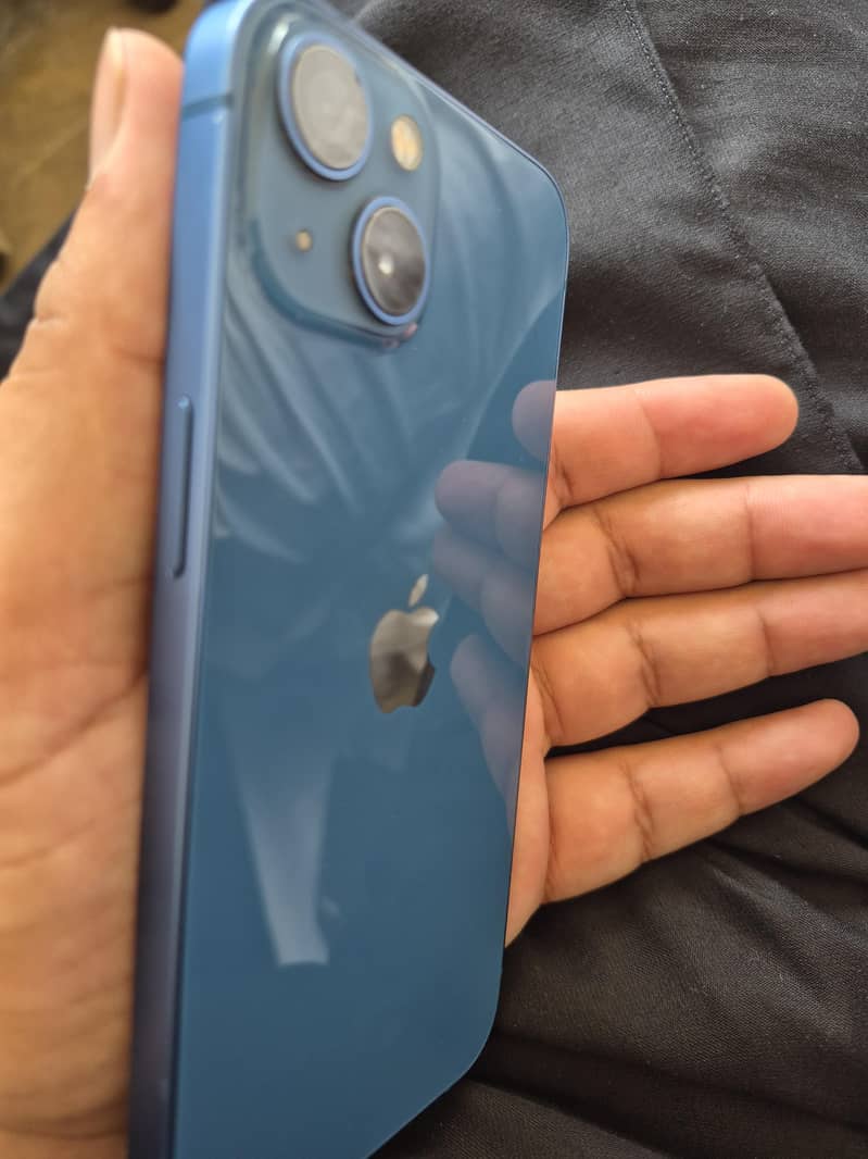 Apple iPhone 13 2