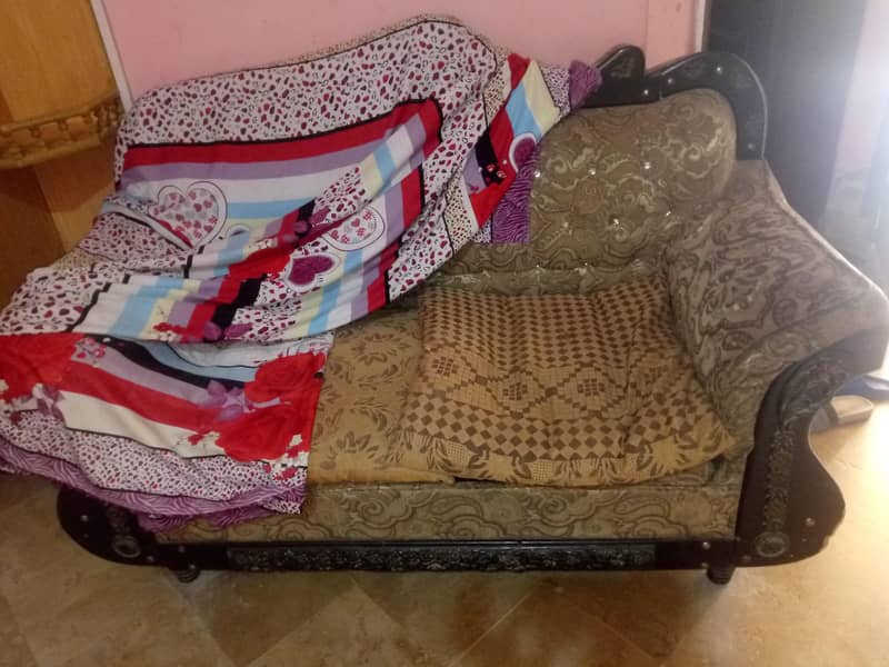 table and sofa 2