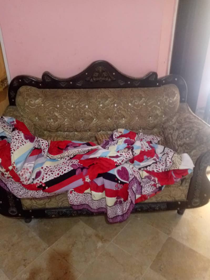 table and sofa 3