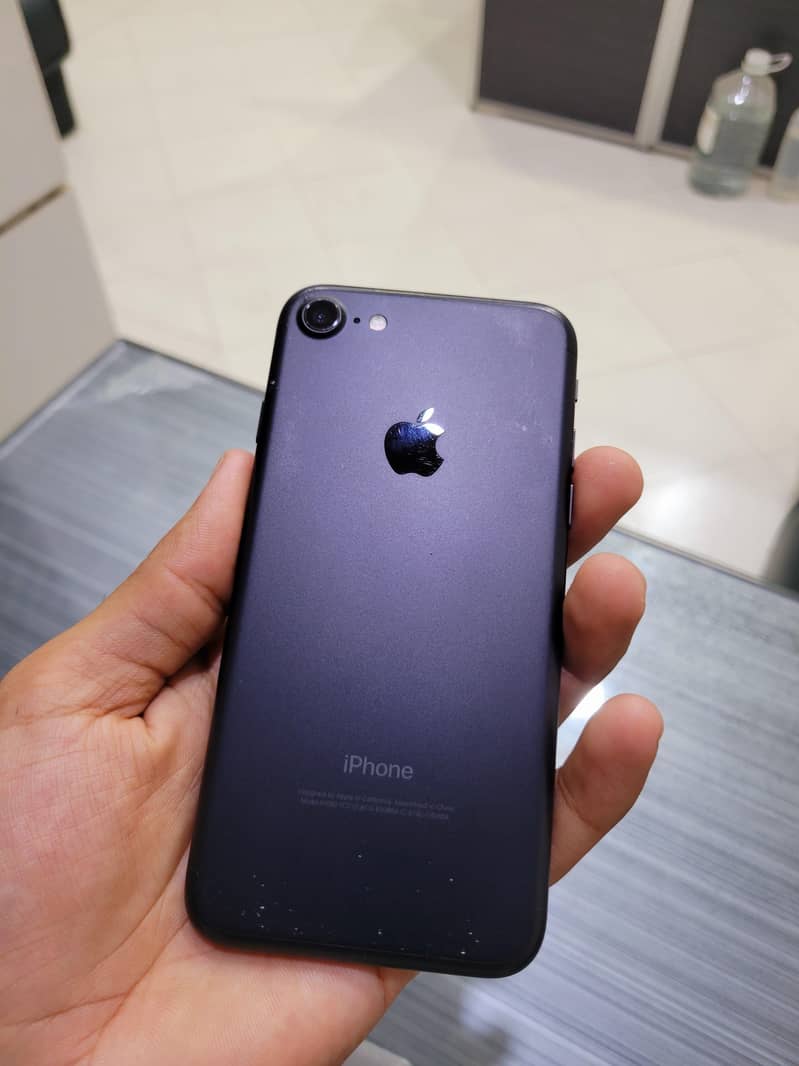 Apple iPhone 7 0