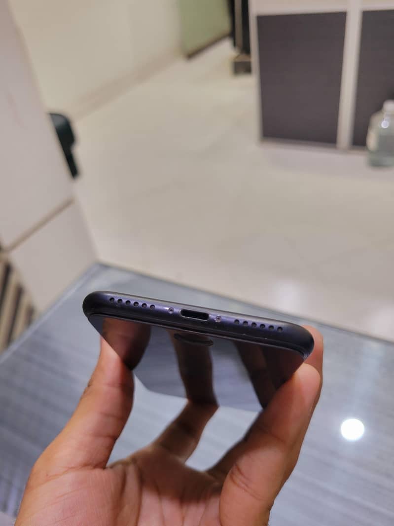 Apple iPhone 7 1