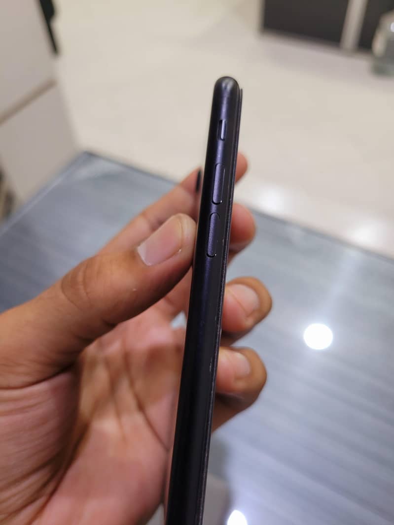 Apple iPhone 7 3