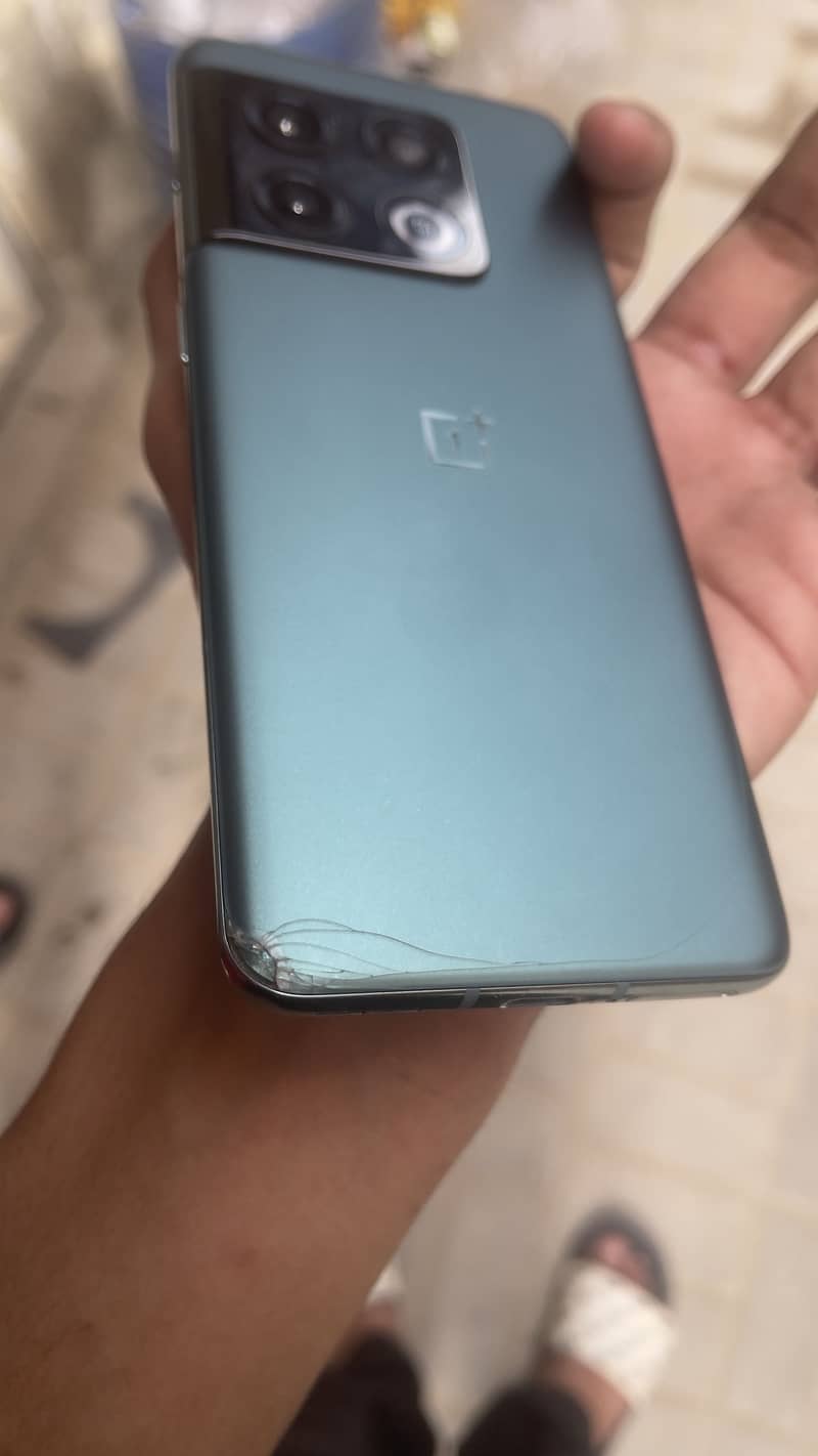 One Plus 10 Pro 1