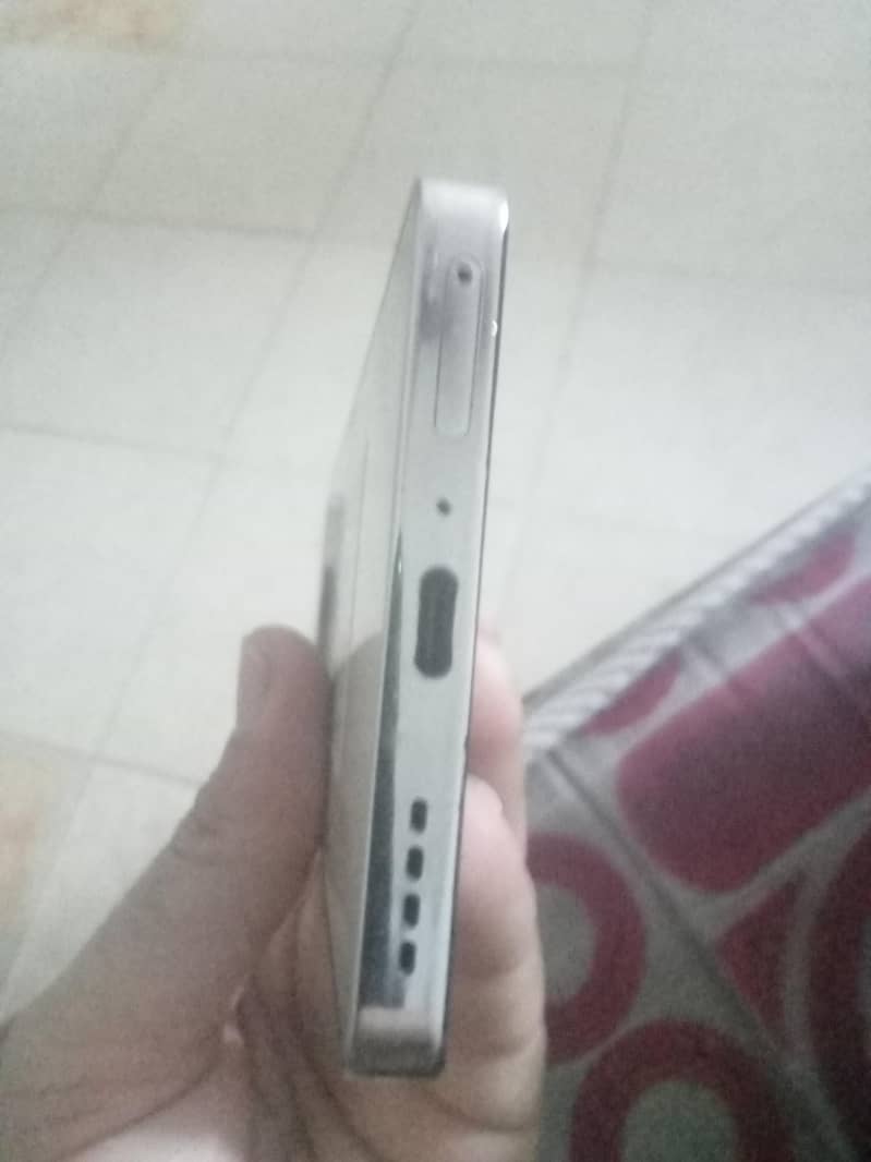Infinix Note 40 4