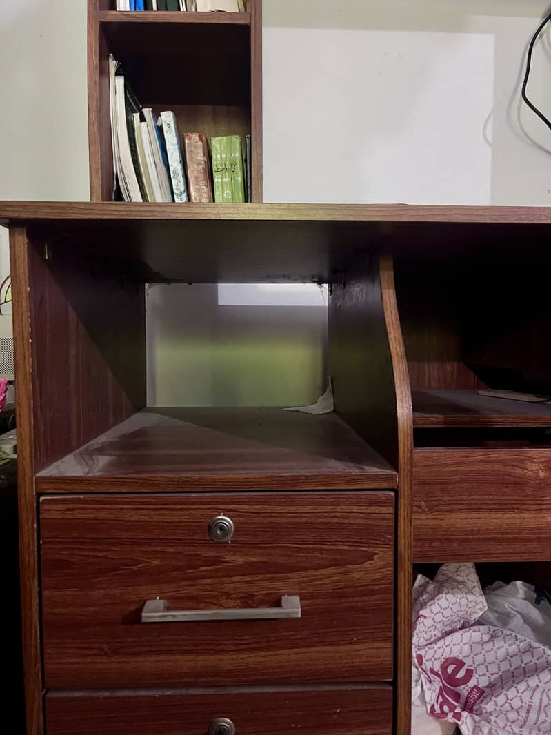 Computer Table 1