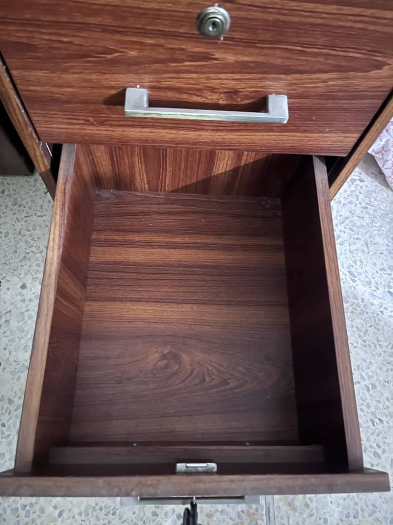 Computer Table 3