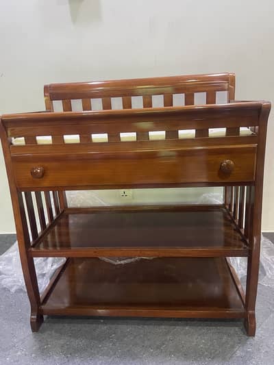 Baby changing station / table
