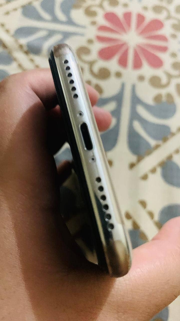 Apple iPhone X 6