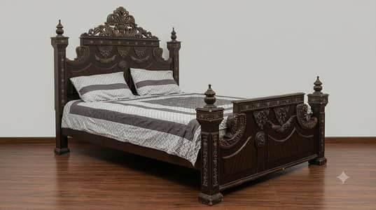Old carved king size bed+side tables+dressing table with stoot
