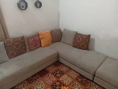 L shape sofa 7seatr good condition