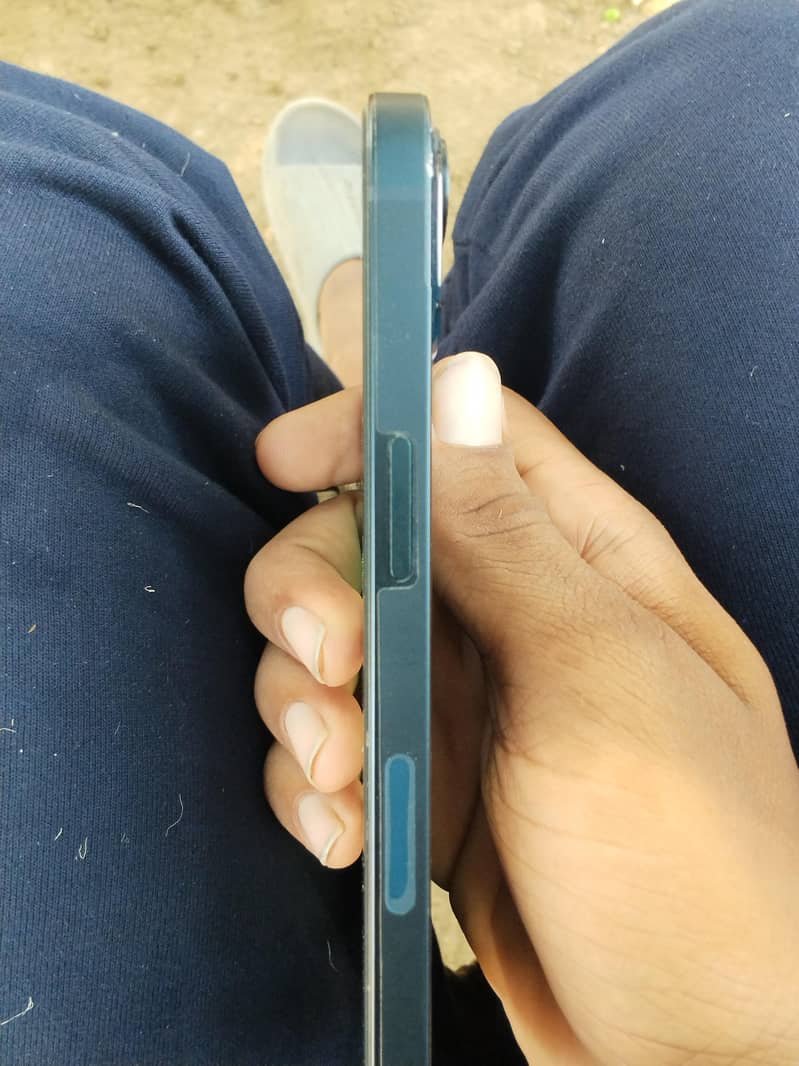 Apple iPhone 13 3