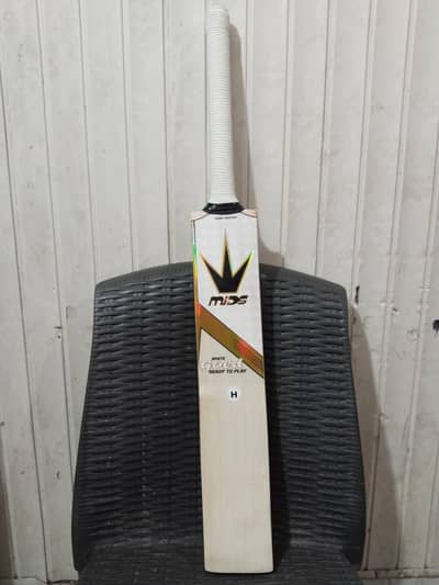 Genuine Mids white wood Bat
