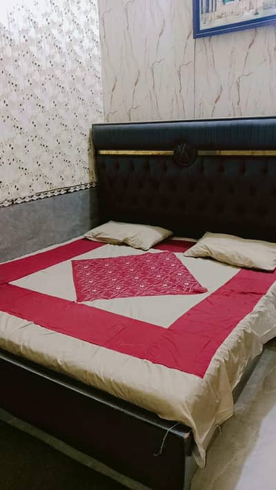 WOODEN BED 6&6 KA HAI
