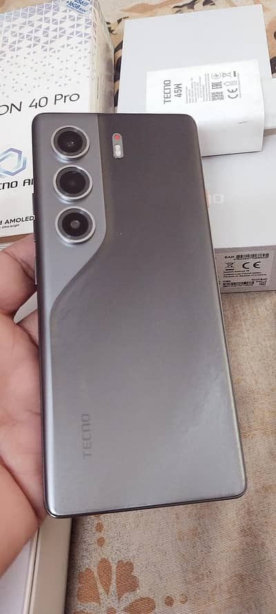 Tecno Cammon 40 Pro