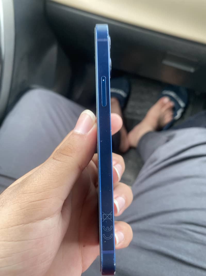 Apple iPhone 12 1
