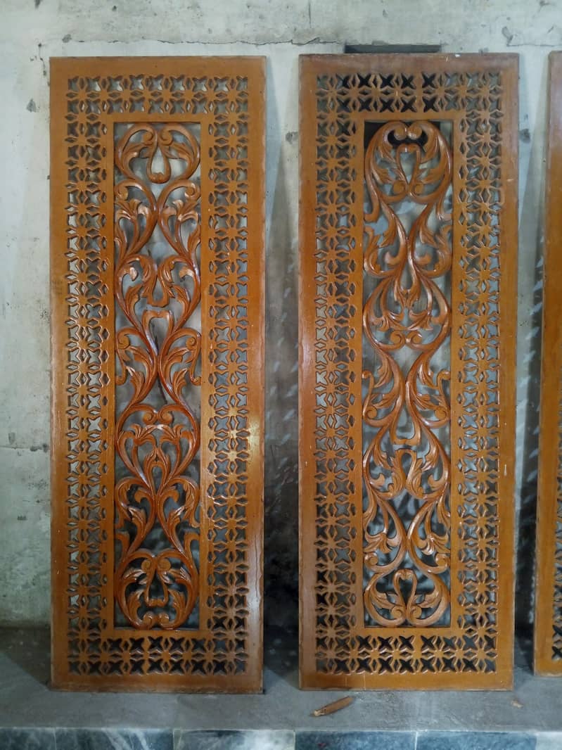 ڈیکوریشن کے لیے اعلیٰ معیار کی فریش جالی دستیاب ہے۔ 1