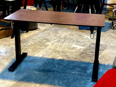 Electric Height Adjustable Standing Desk | Office Table