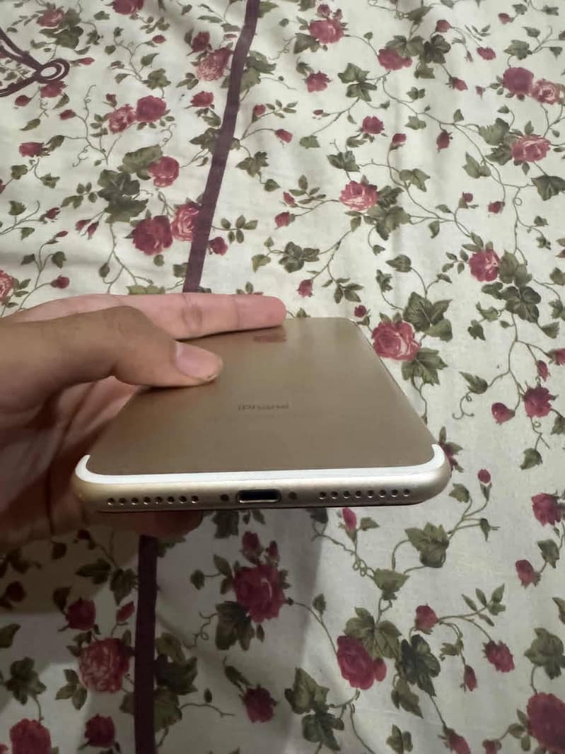 Apple iPhone 7 Plus 3