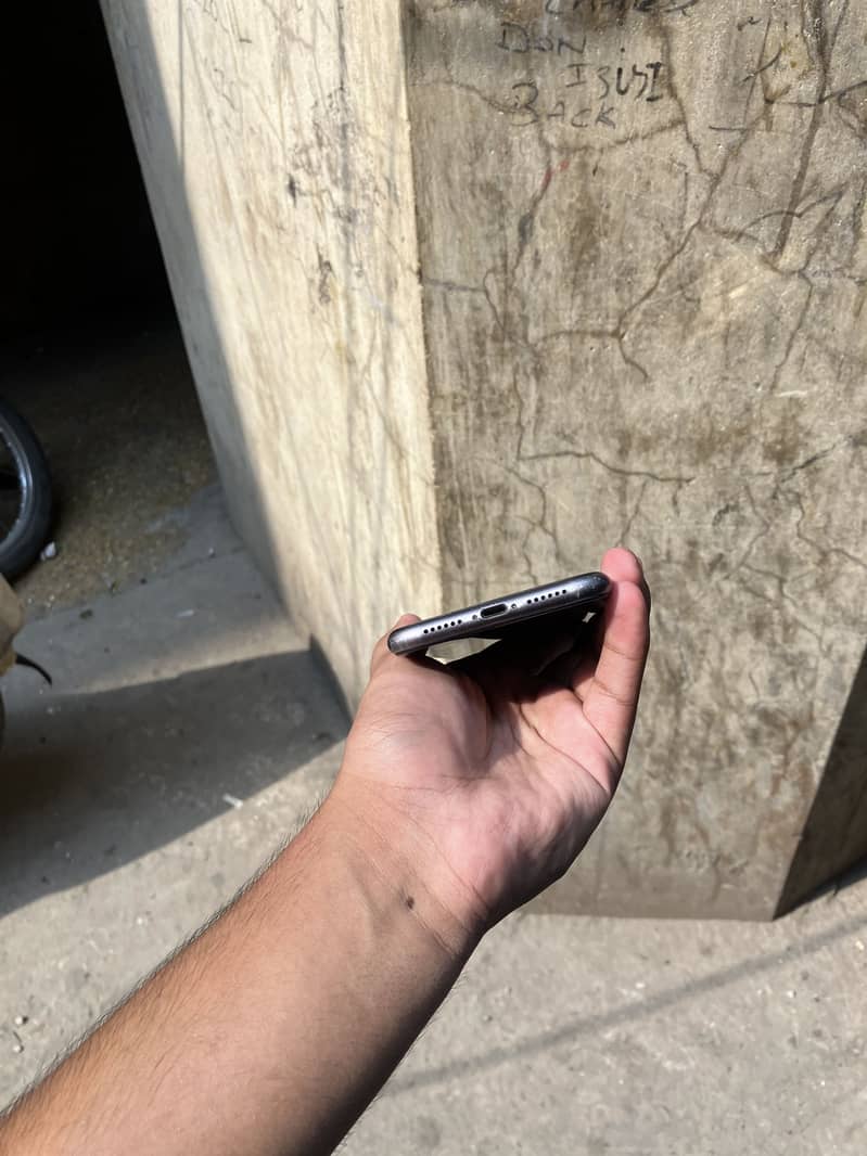 Iphone 11 4