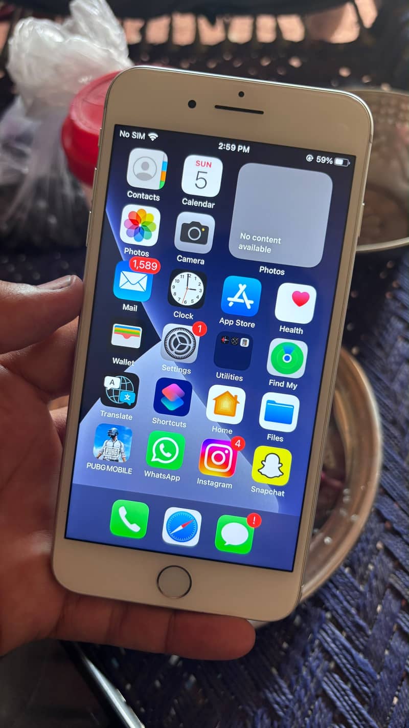 Apple iPhone 7 Plus 0