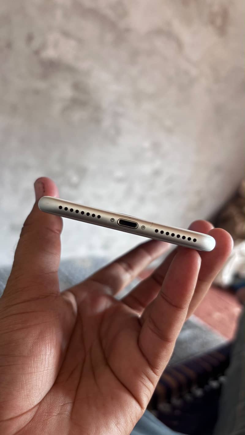 Apple iPhone 7 Plus 5