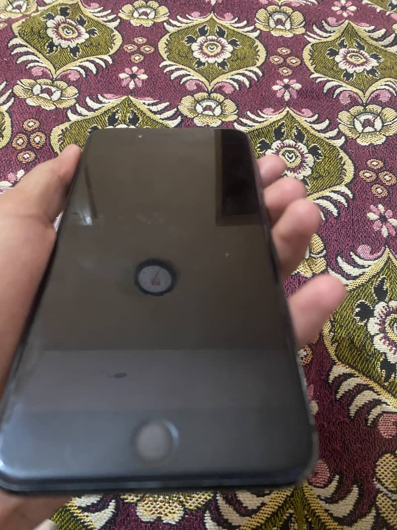 Apple iPhone 7 Plus 0