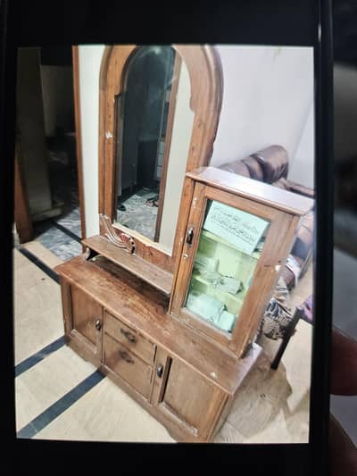 1 piece draissing table for sale at sabzazar lahore