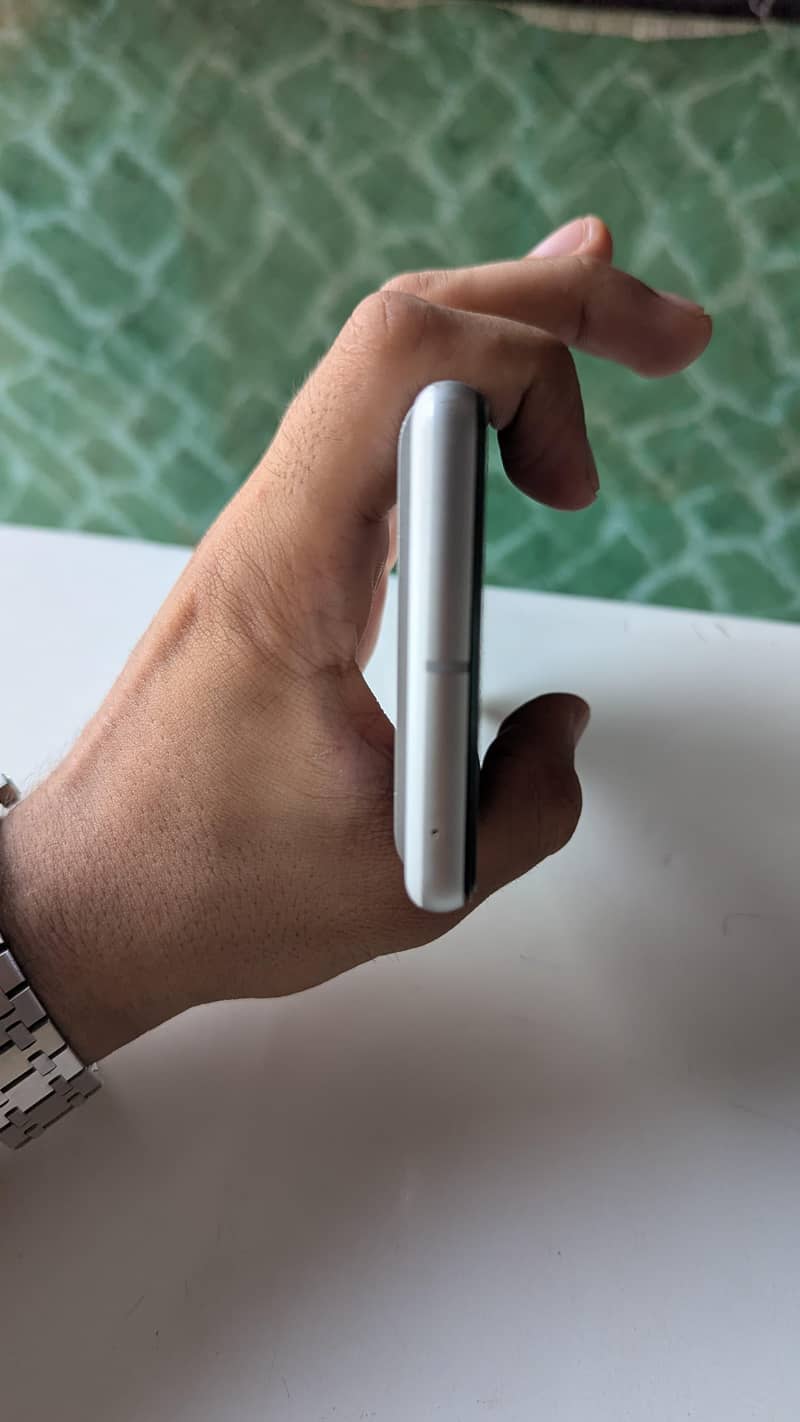 Google Pixel 7 4