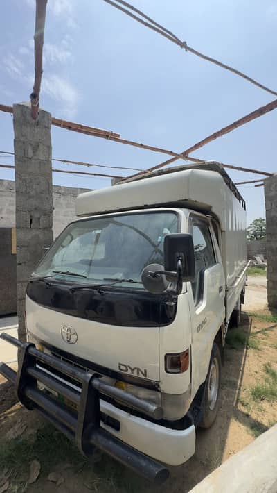 Toyota DYNA 1999