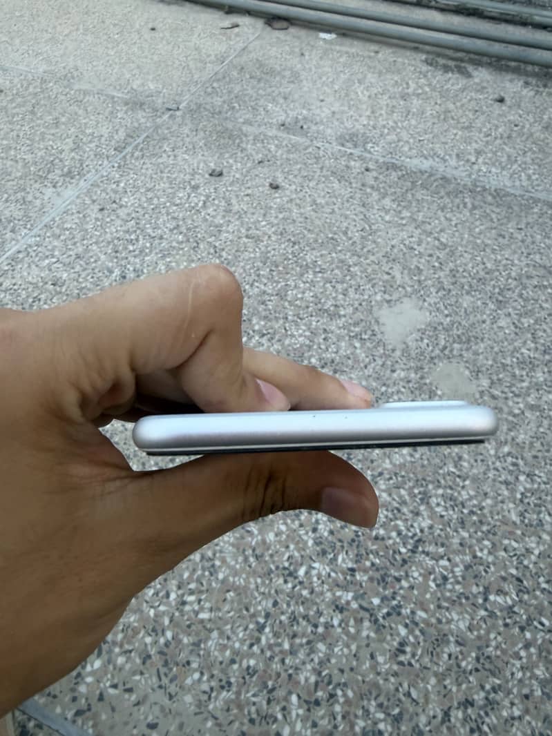 Apple iPhone 7 Plus 1