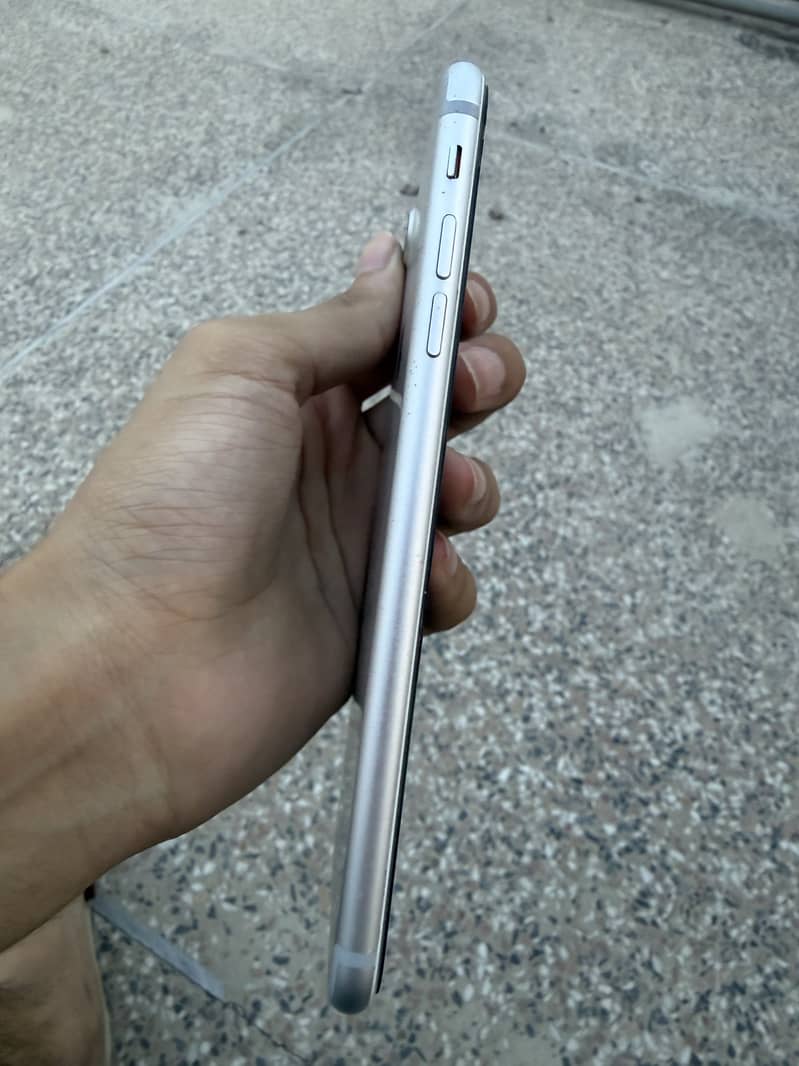 Apple iPhone 7 Plus 3