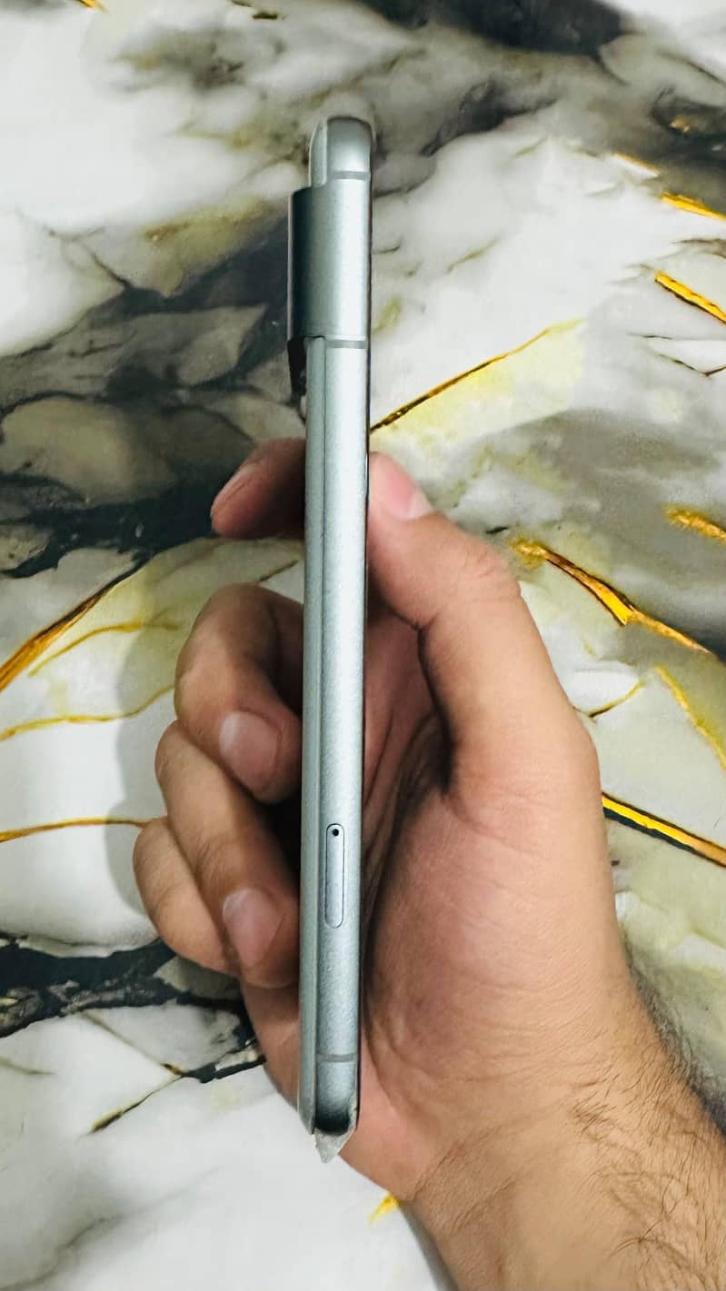 Google Pixel 8 2