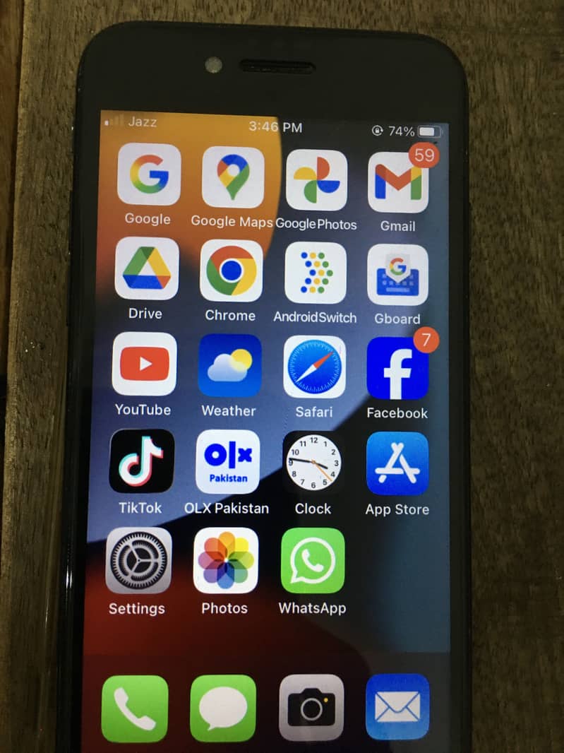 Apple iPhone 7 3